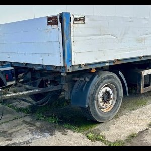 foto 18t pryczepa laduje 6.9m 14.2t dobre opony Panav PV18